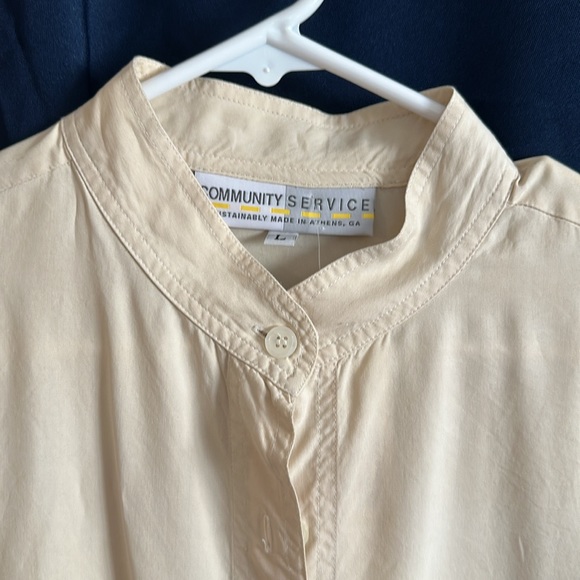 Redesigned vintage silk shirt with tie front - Picture 2 of 5